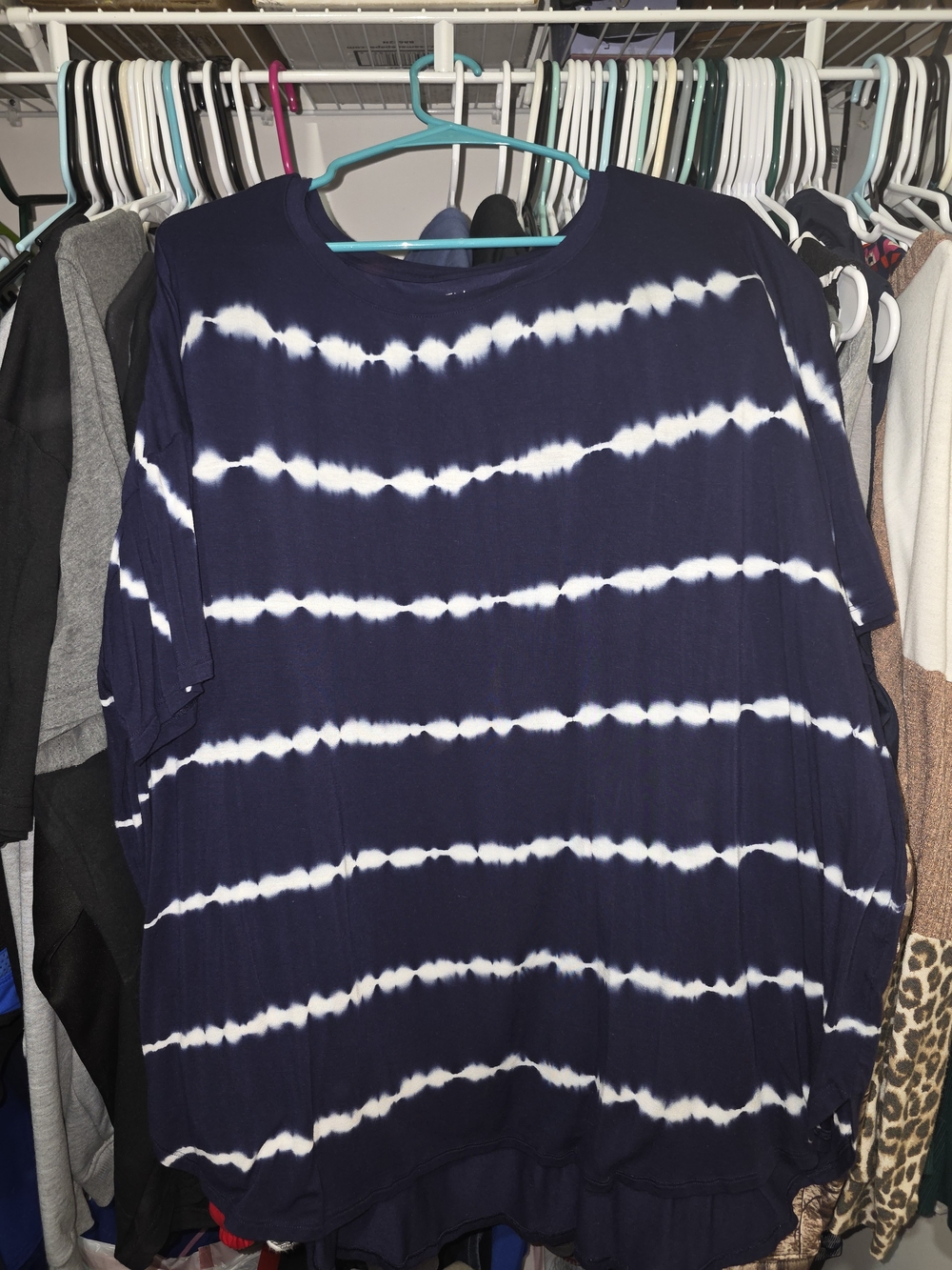 Time and Tru Navy and White Tie-Dye Short Sleeve Tunic Top